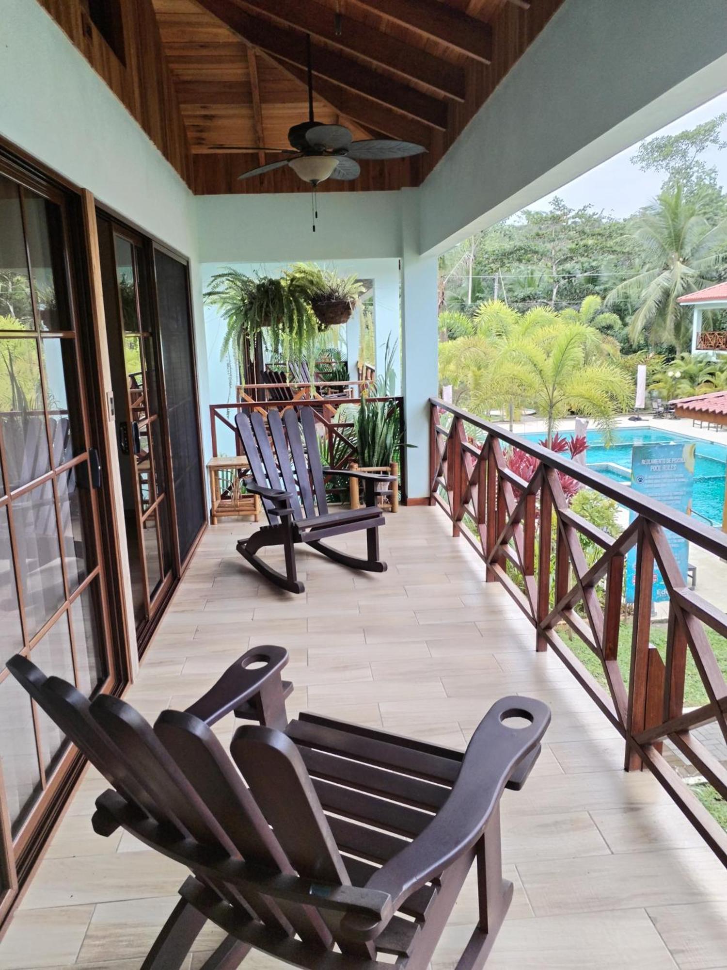 Bungalows Beachfront Hotel プンタ・ウバ エクステリア 写真