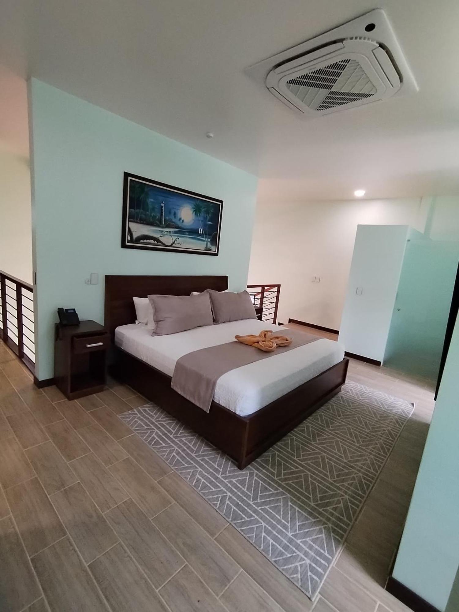 Bungalows Beachfront Hotel プンタ・ウバ エクステリア 写真